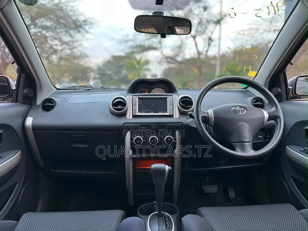 Toyota IST 2005 Gray