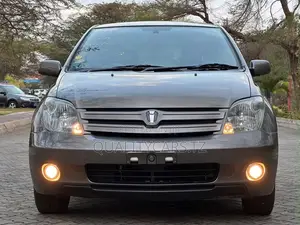 Toyota IST 2005 Gray