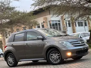 Toyota IST 2005 Gray