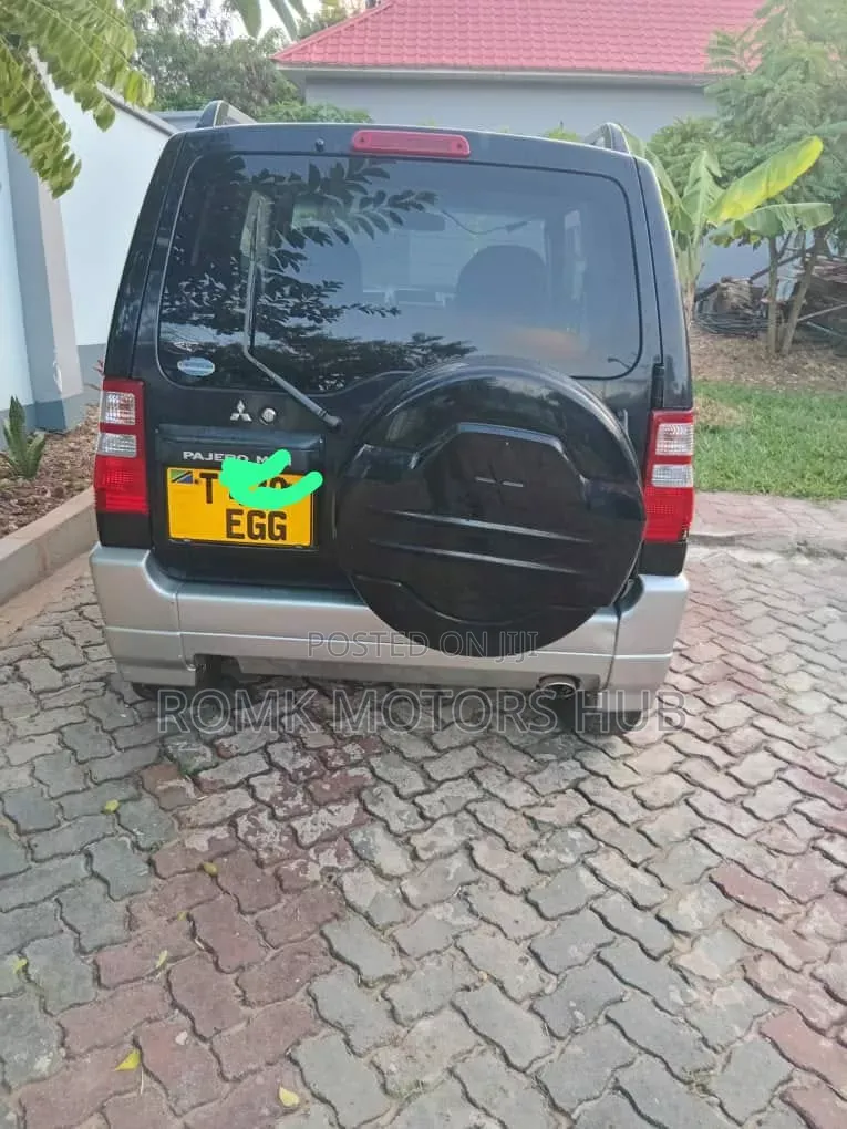 Mitsubishi Pajero 2005 Black
