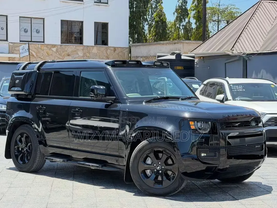 Land Rover Defender X-Dynamic SE 2023 Matt Black