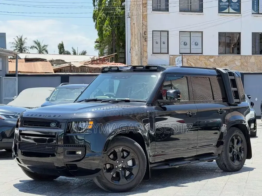 Land Rover Defender X-Dynamic SE 2023 Matt Black