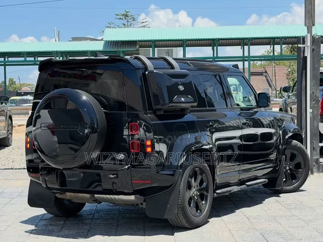 Land Rover Defender X-Dynamic SE 2023 Matt Black