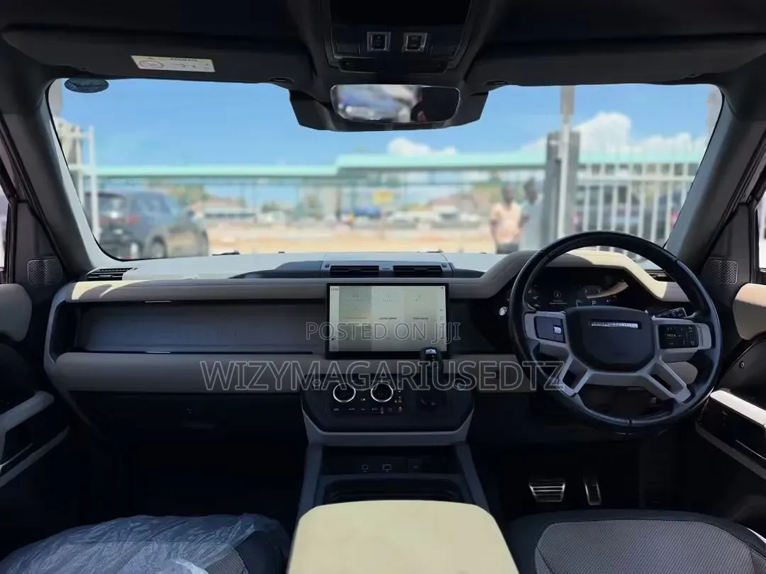 Land Rover Defender X-Dynamic SE 2023 Matt Black