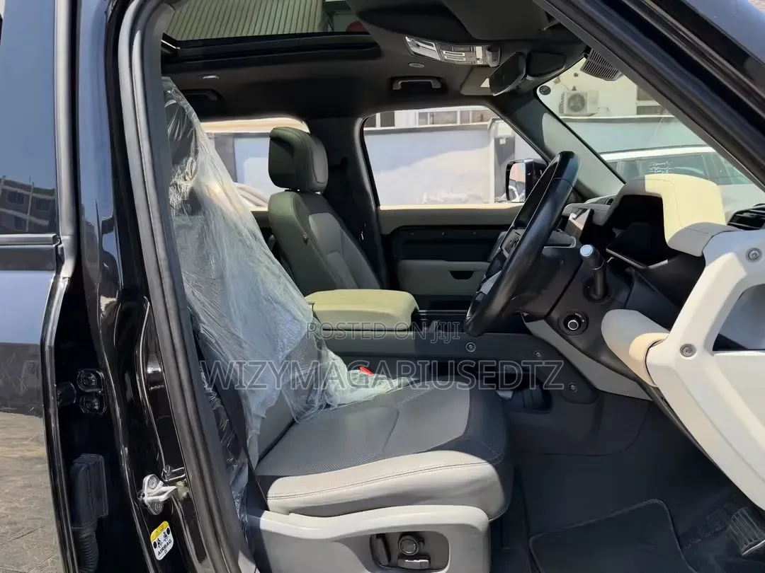 Land Rover Defender X-Dynamic SE 2023 Matt Black