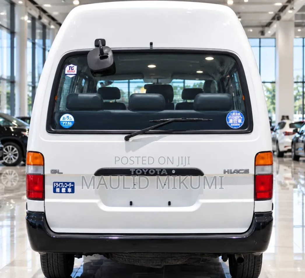 Toyota HiAce 2000 White