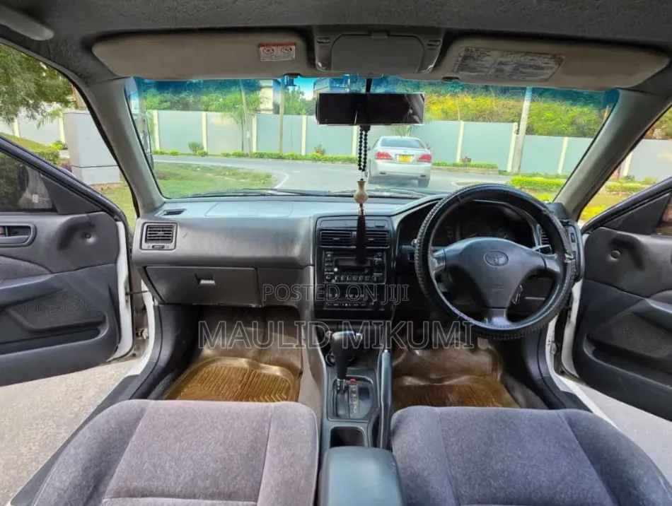 Toyota Carina 2001 White