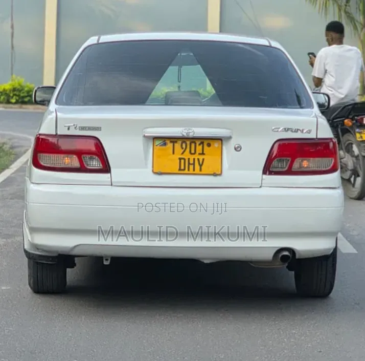 Toyota Carina 2001 White