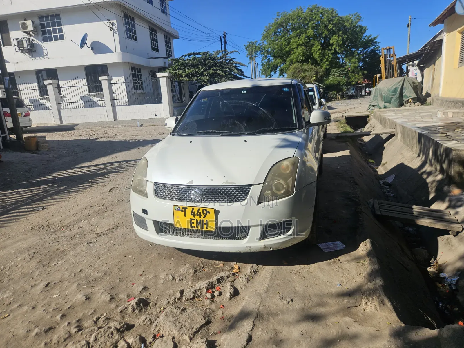 Suzuki Swift 2010 White