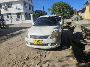 Suzuki Swift 2010 White