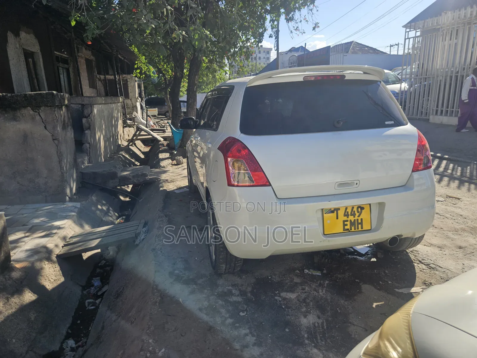 Suzuki Swift 2010 White
