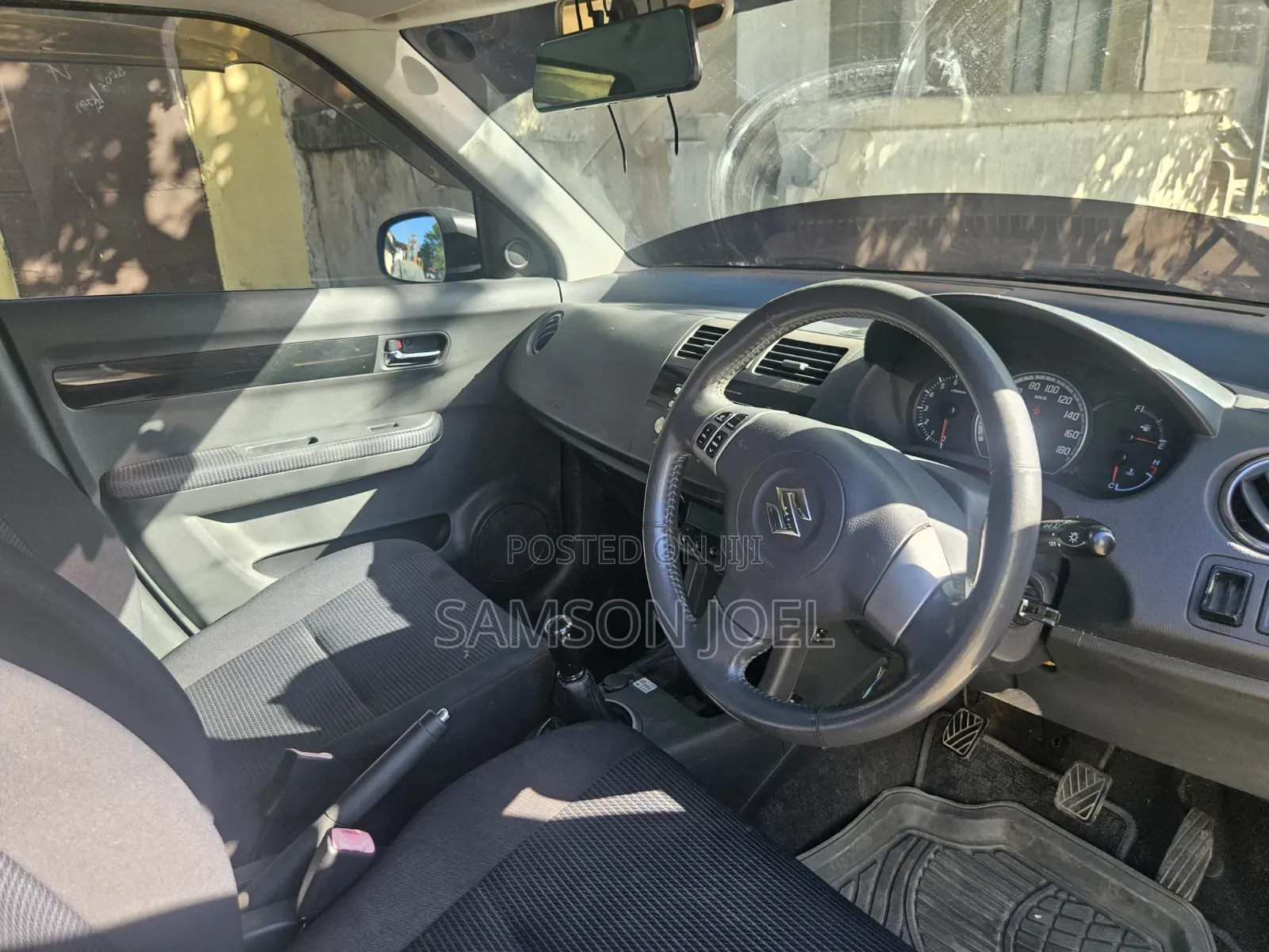 Suzuki Swift 2010 White