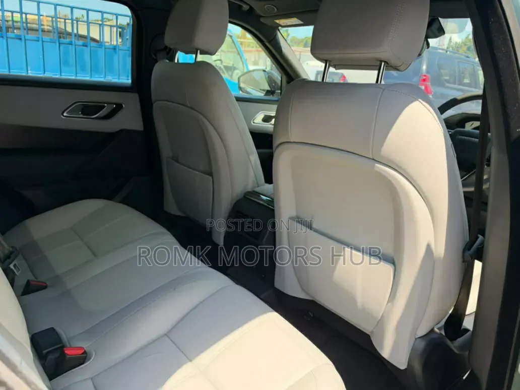 Land Rover Discovery 2025 Blue