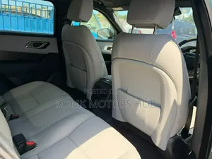Land Rover Discovery 2025 Blue