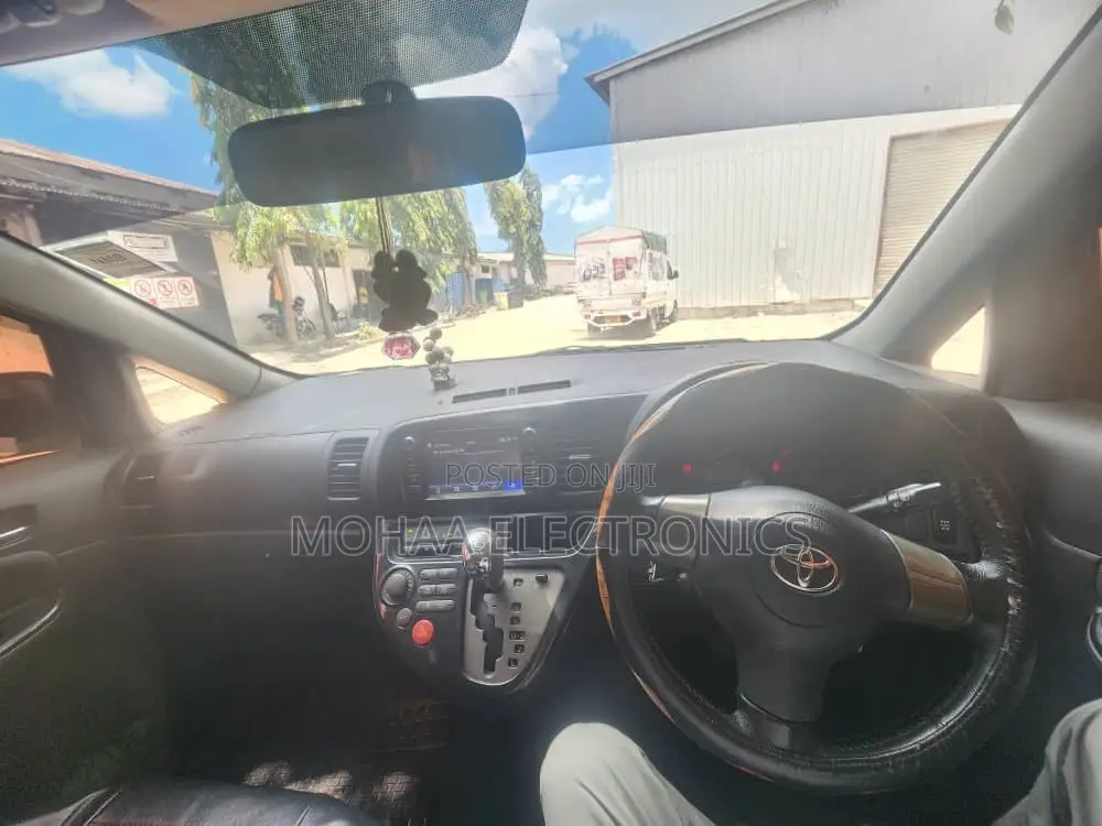 Toyota Wish 2004 Gray