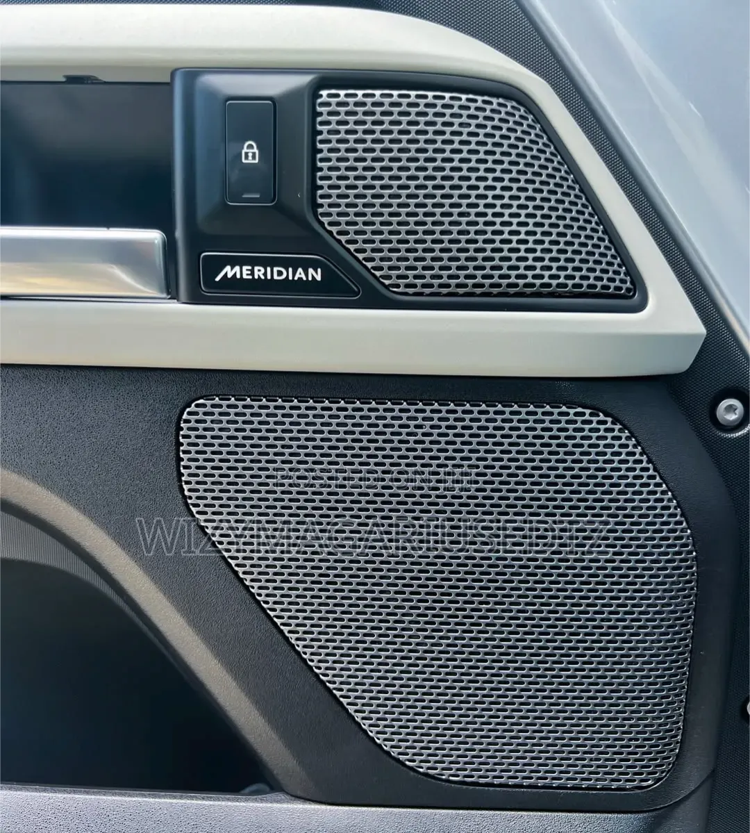 Land Rover Defender 2024 Gray