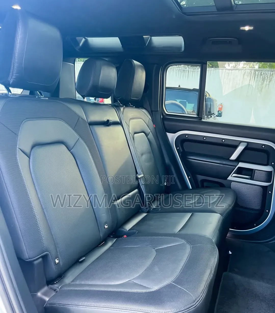 Land Rover Defender 2024 Gray