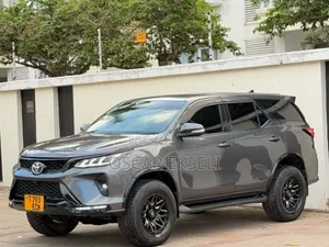 Toyota Fortuner 2023 Gray