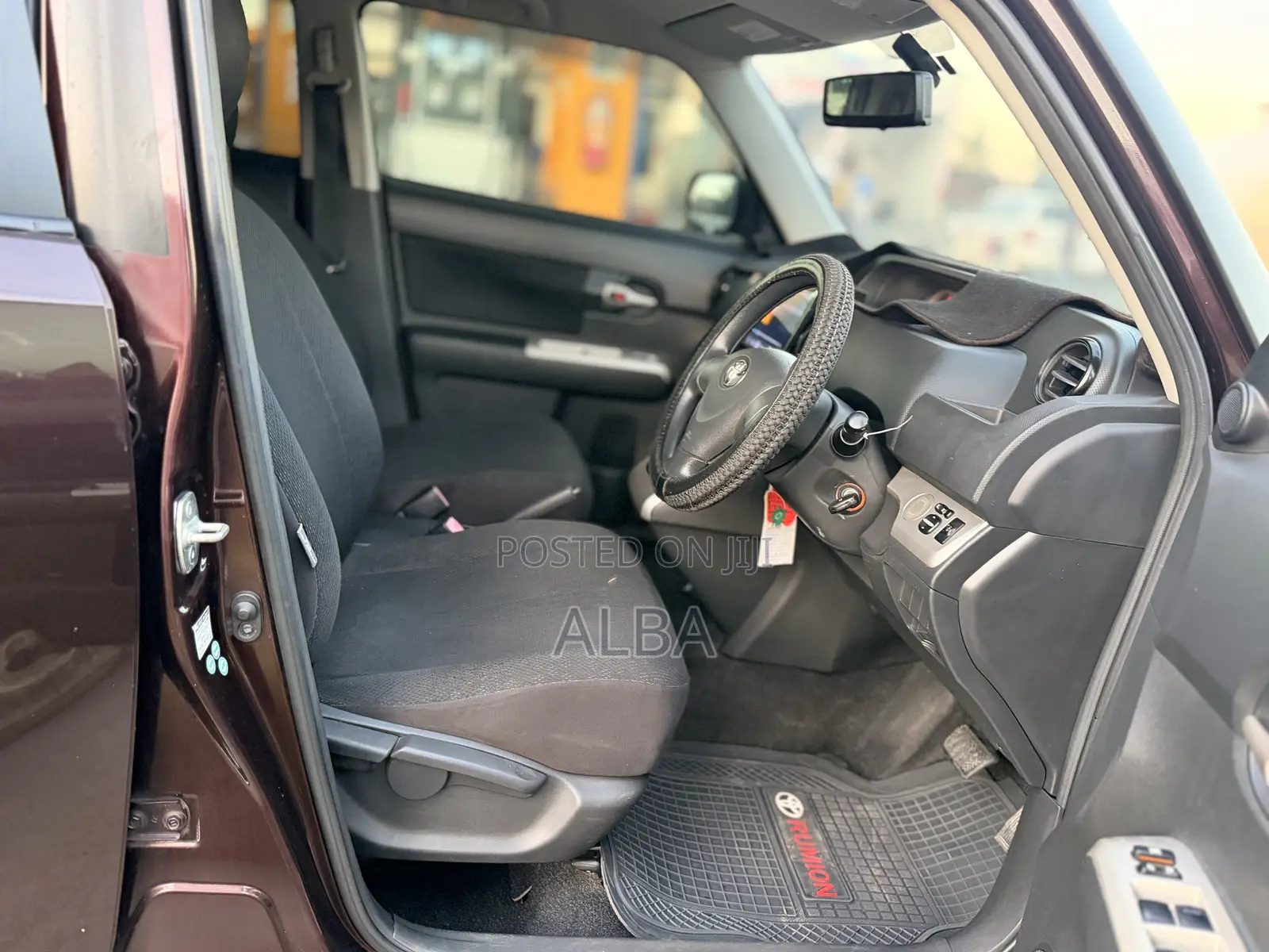 Toyota Corolla Rumion Hatchback 1.5 FWD 2010 Maroon