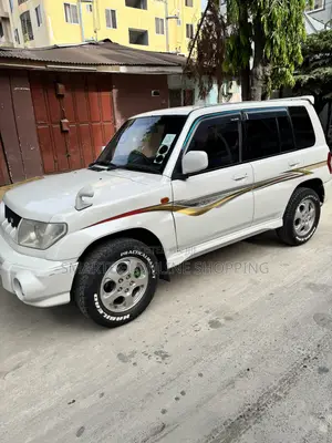 Mitsubishi Pajero 1999 White