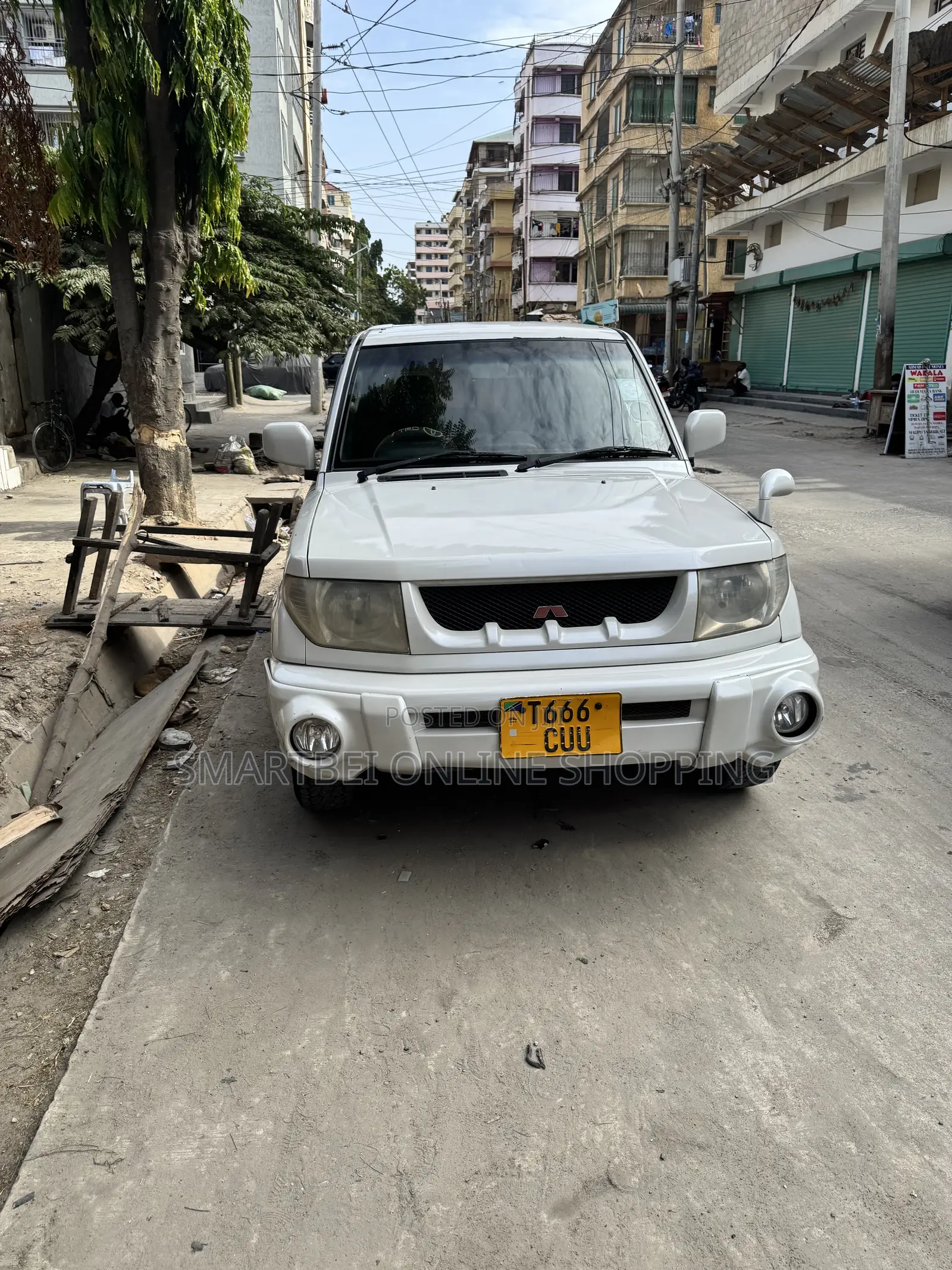 Mitsubishi Pajero 1999 White