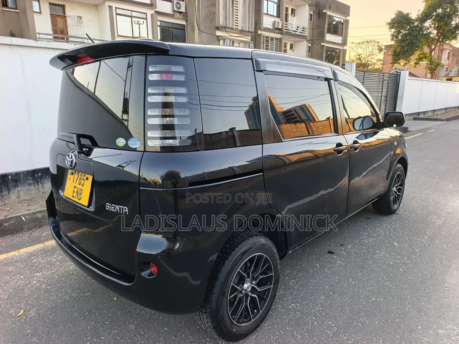 Toyota Sienta 1.5 FWD 2006 Black