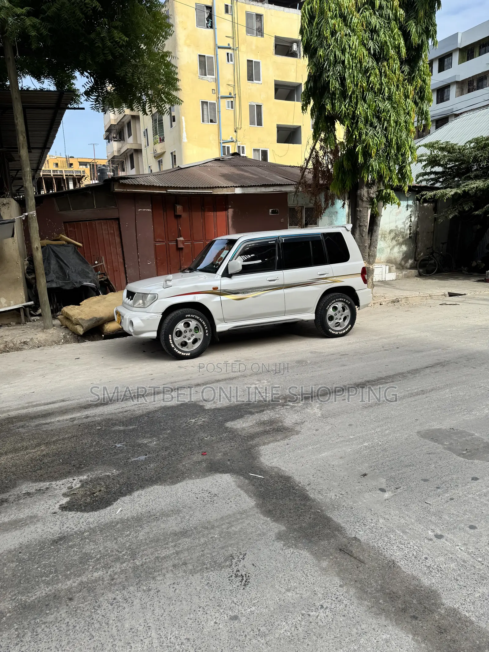 Mitsubishi Pajero 1999 White