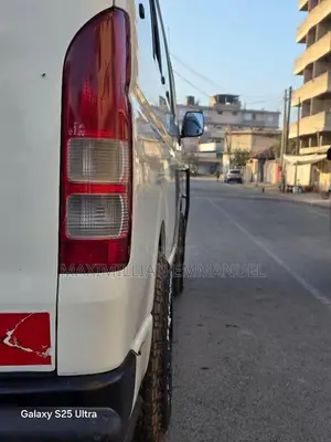 Toyota Grand HiAce 2002 White