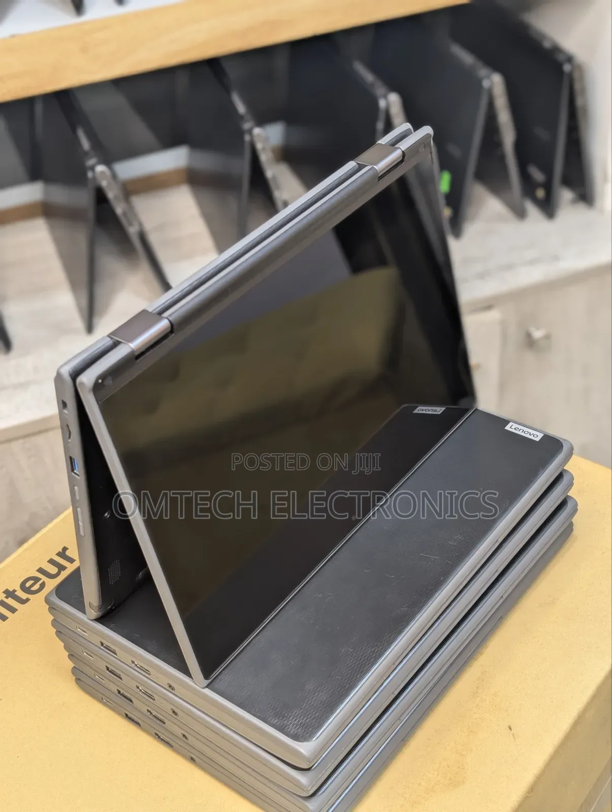 Laptop Lenovo 300e 4GB Intel SSD 128GB