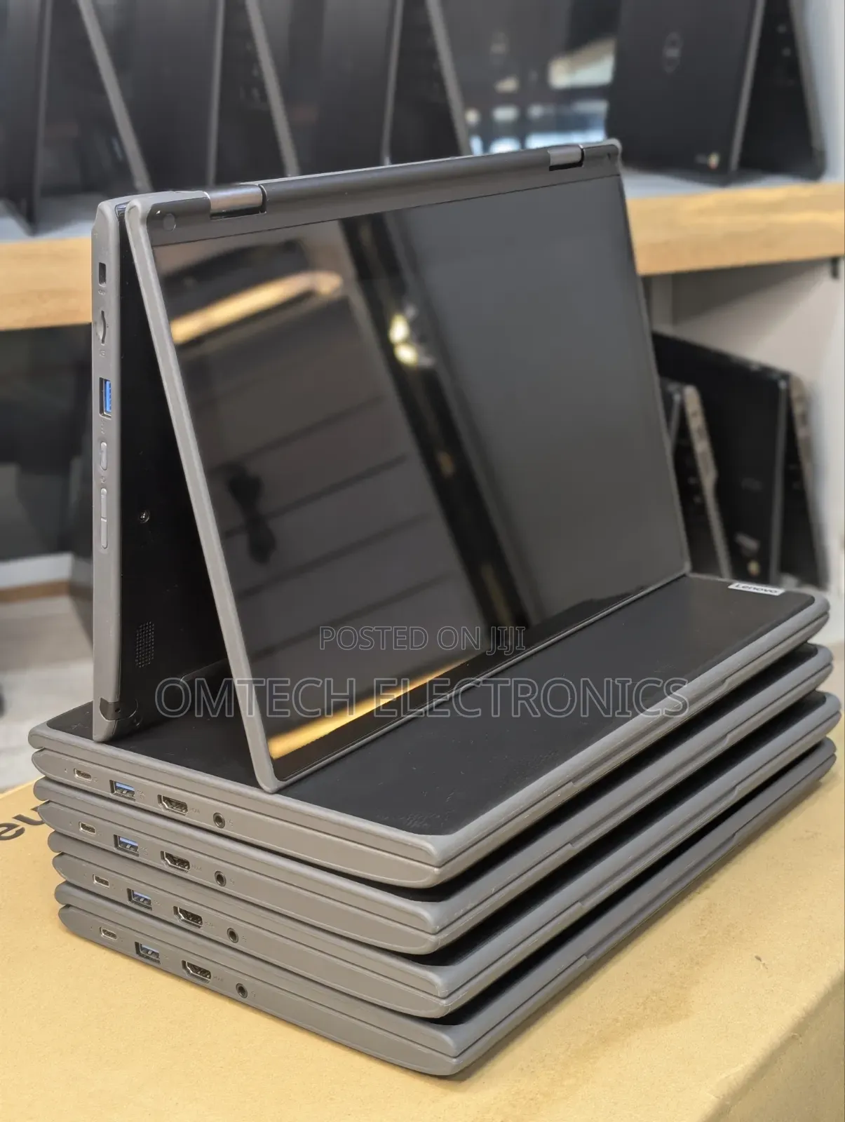 Laptop Lenovo 300e 4GB Intel SSD 128GB