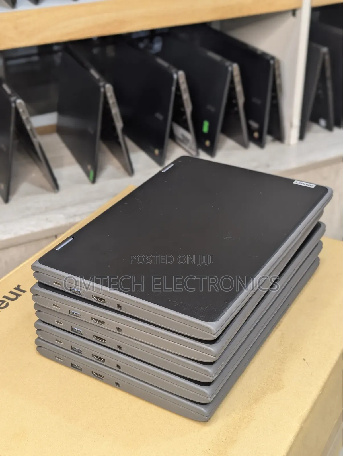 Laptop Lenovo 300e 4GB Intel SSD 128GB