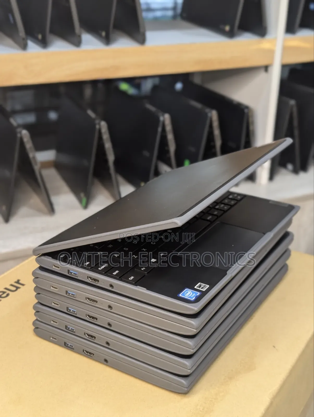 Laptop Lenovo 300e 4GB Intel SSD 128GB