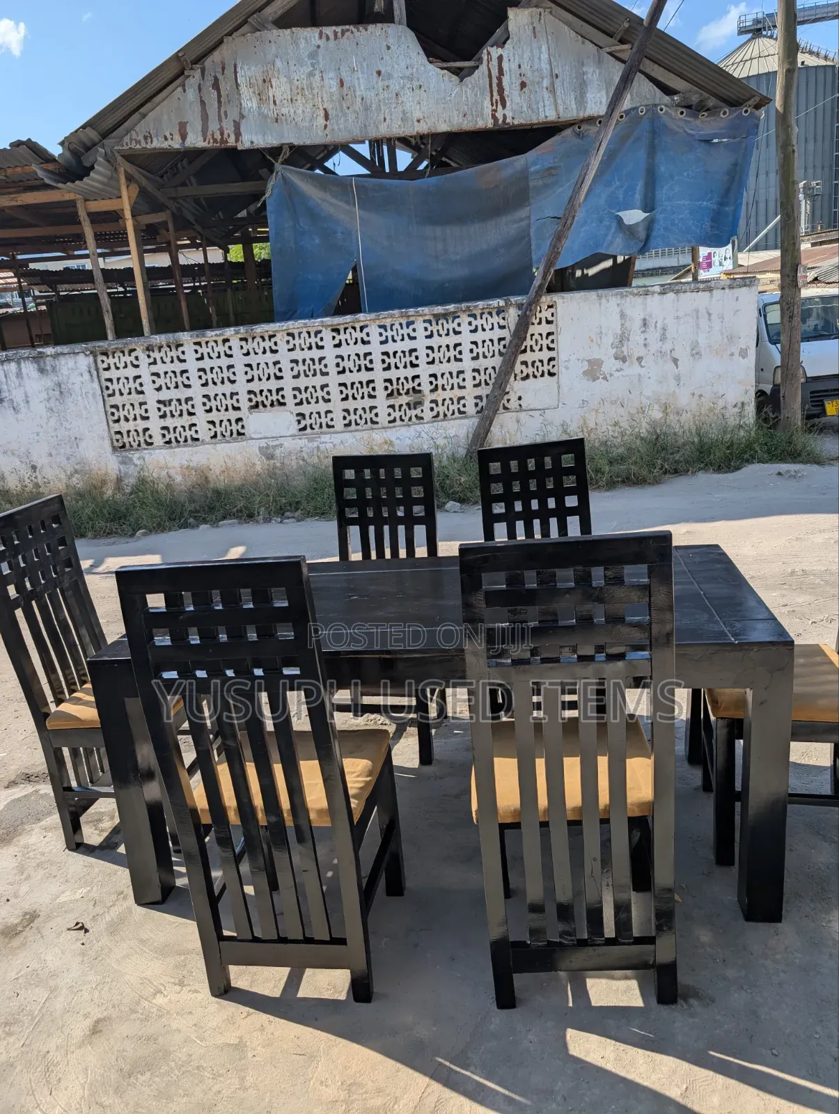Meza Ya Chakula - Dinning Table