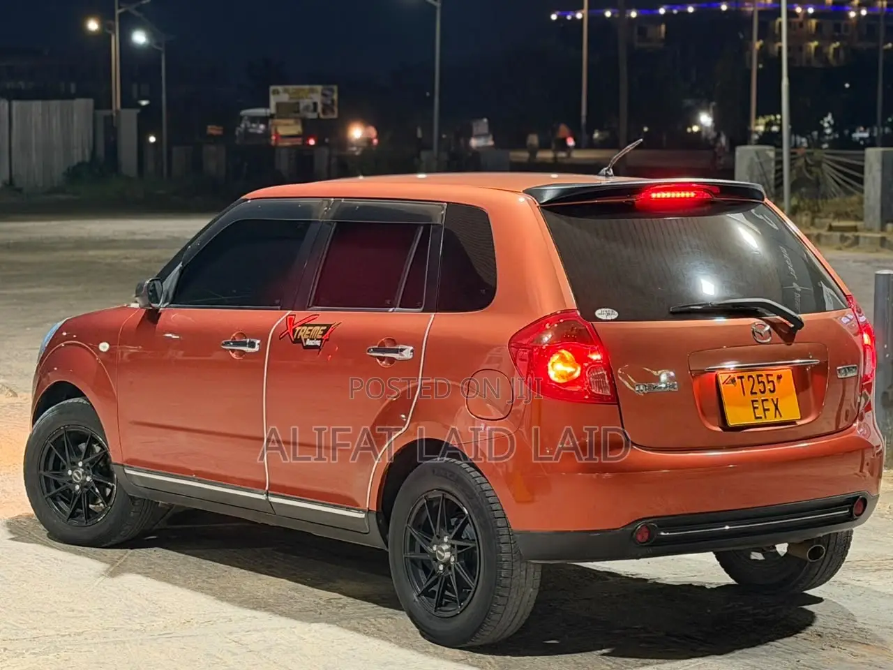Mazda Verisa 2010 Red