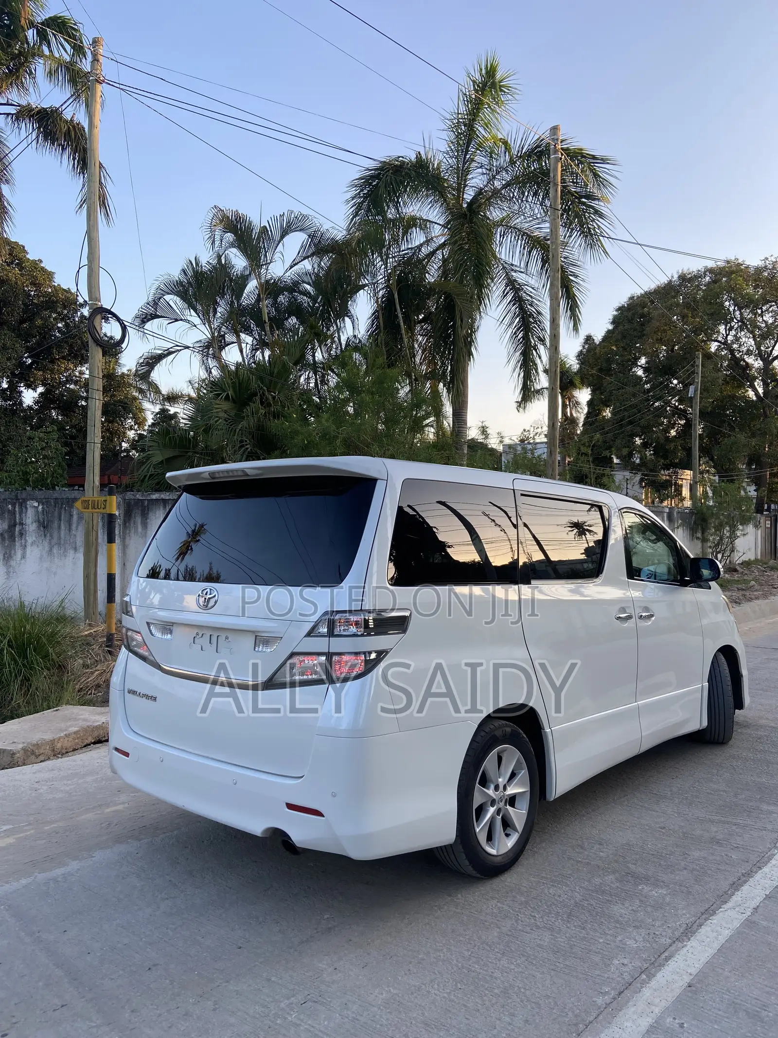 Toyota Vellfire V 2.4 4WD 7-Seater 2009 White
