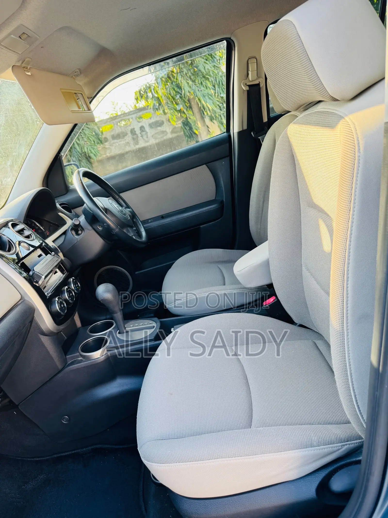 Mazda Verisa 2005 Blue