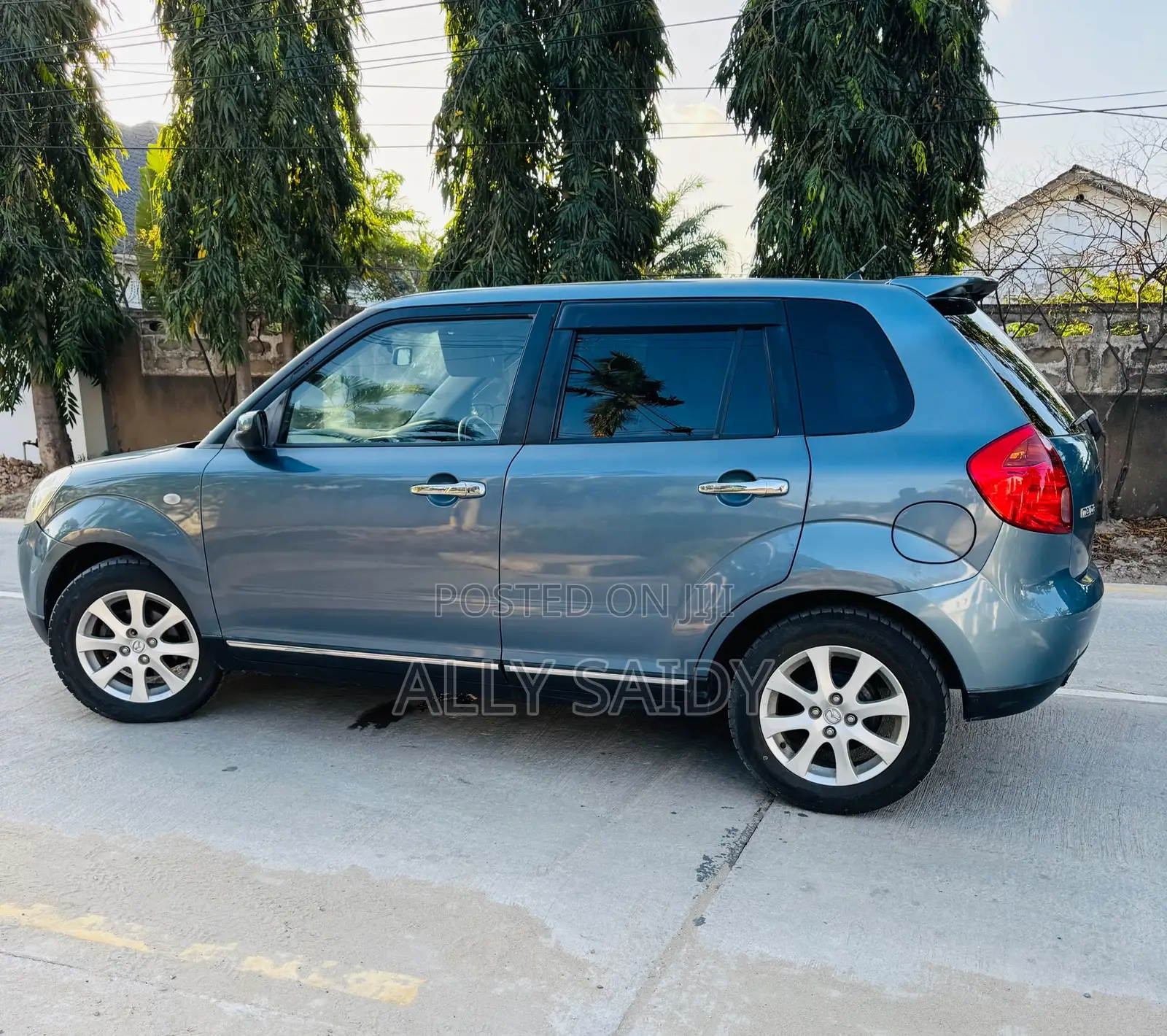 Mazda Verisa 2005 Blue