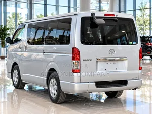 Toyota Quantum 2012