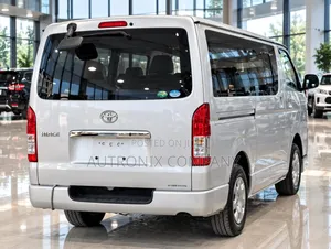 Toyota Quantum 2012