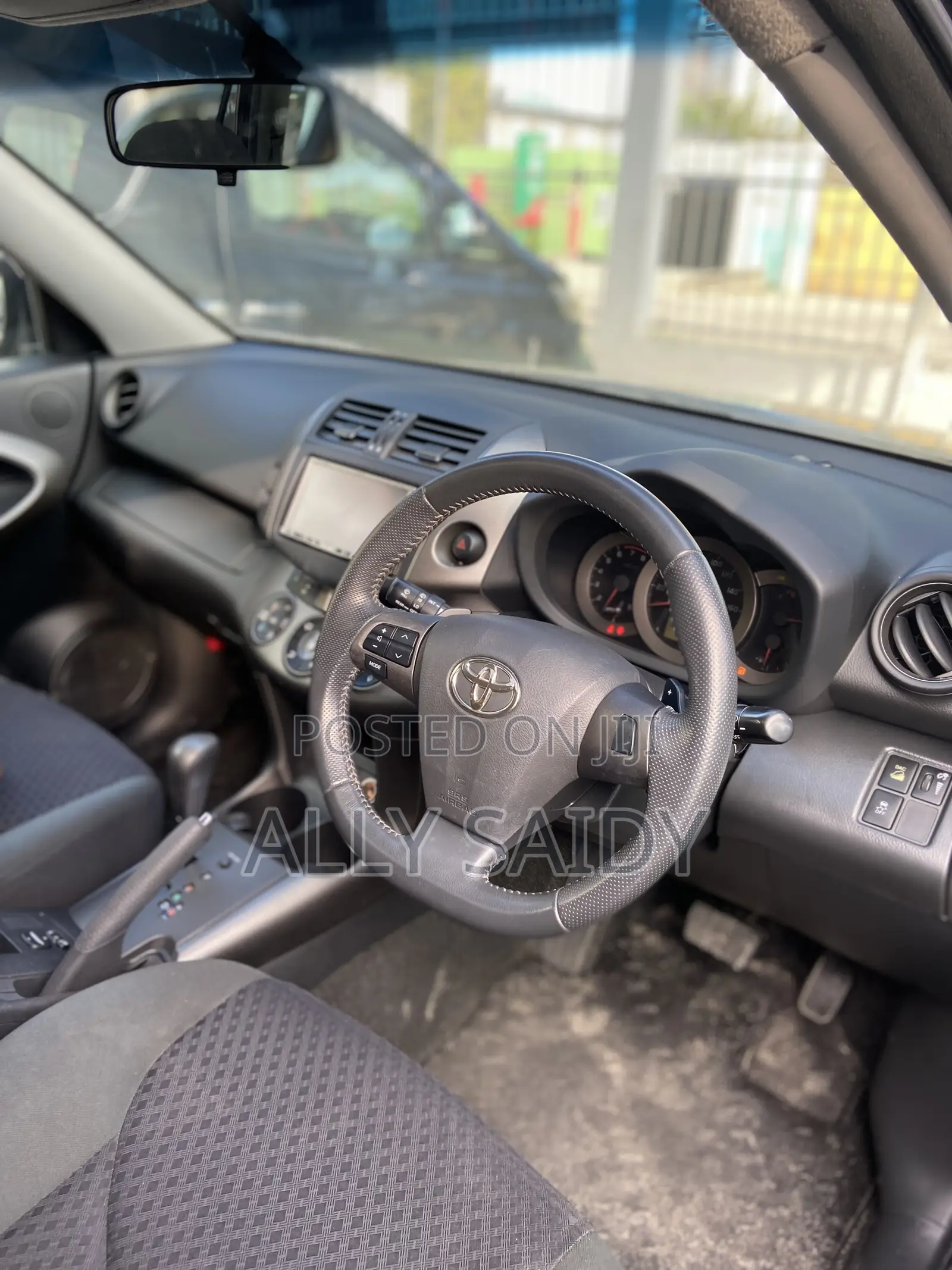 Toyota Vanguard 2010 Blue