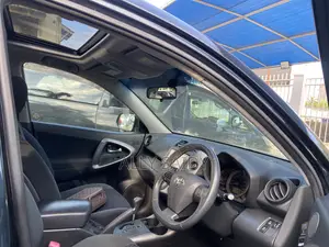 Toyota Vanguard 2010 Blue
