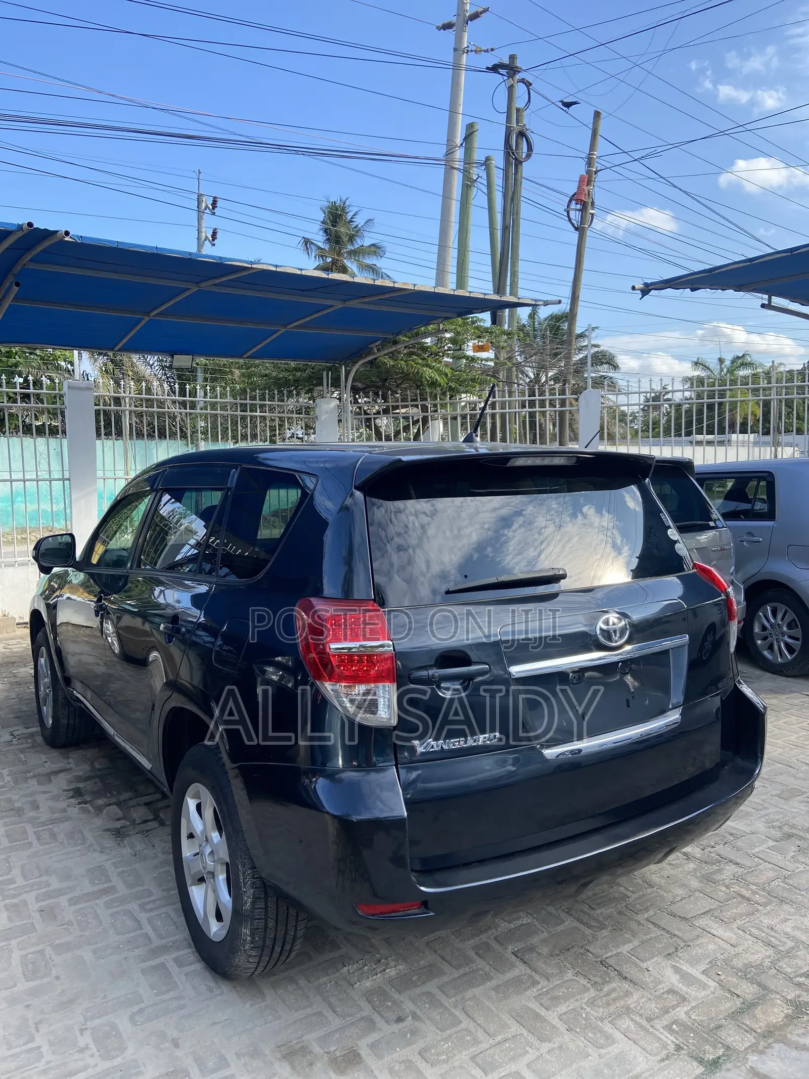 Toyota Vanguard 2010 Blue