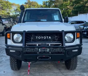 Toyota Land Cruiser 2025 White