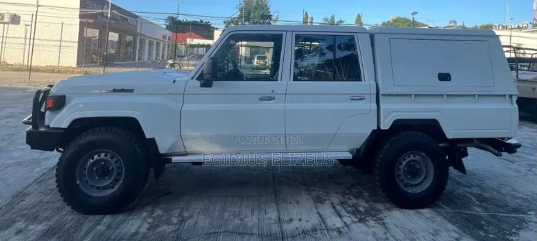 Toyota Land Cruiser 2025 White