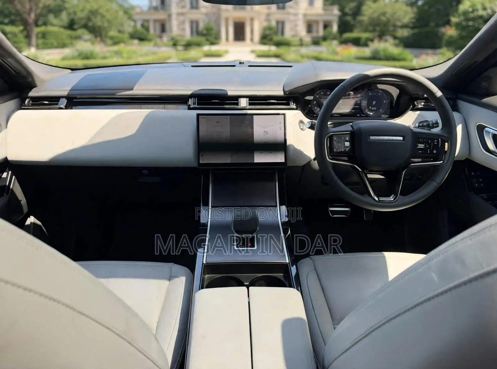 Land Rover Range Rover Velar 2025 Green