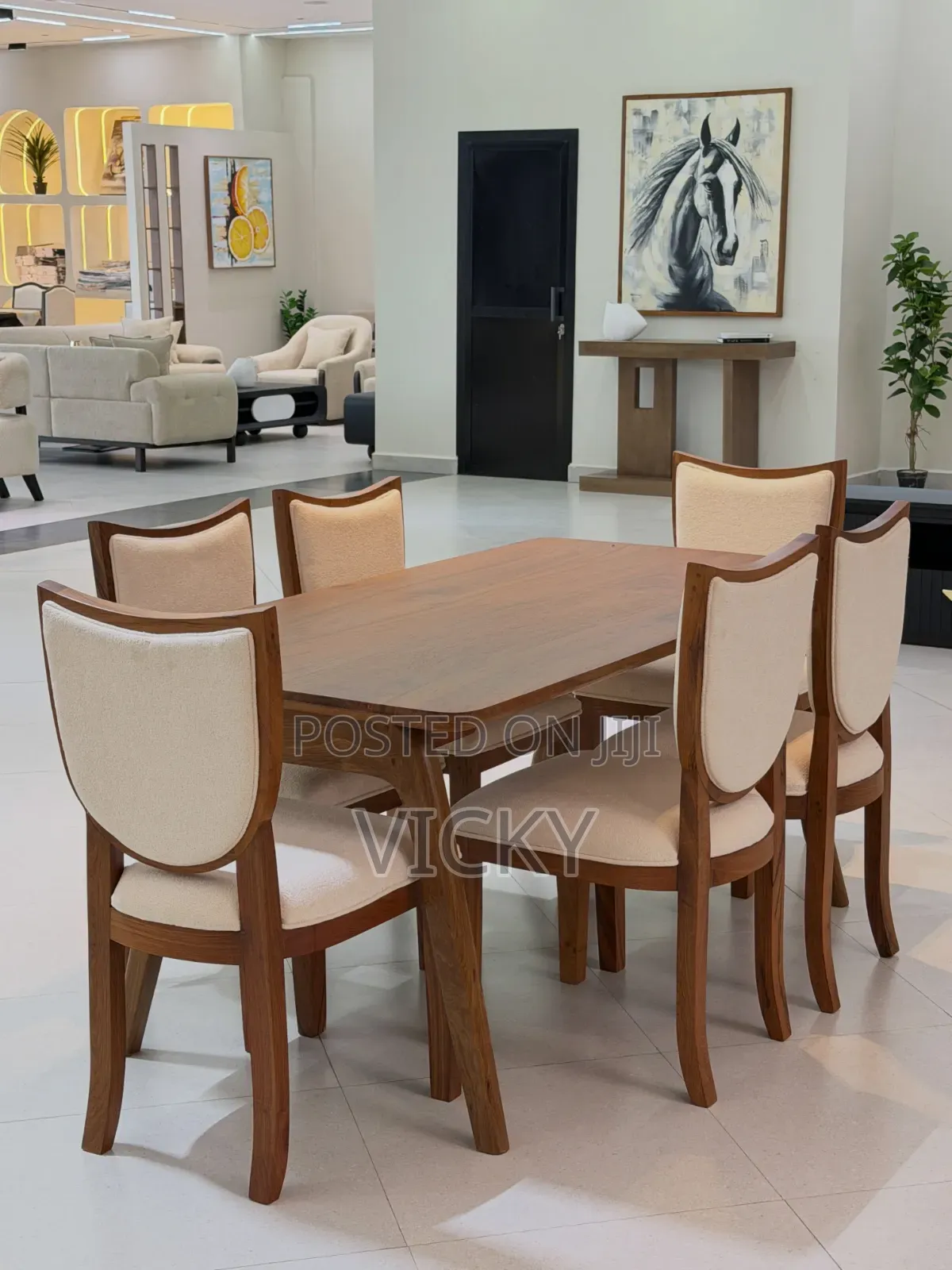 Luxurt Dining Table Ya Kifahari TSH - 1.2m