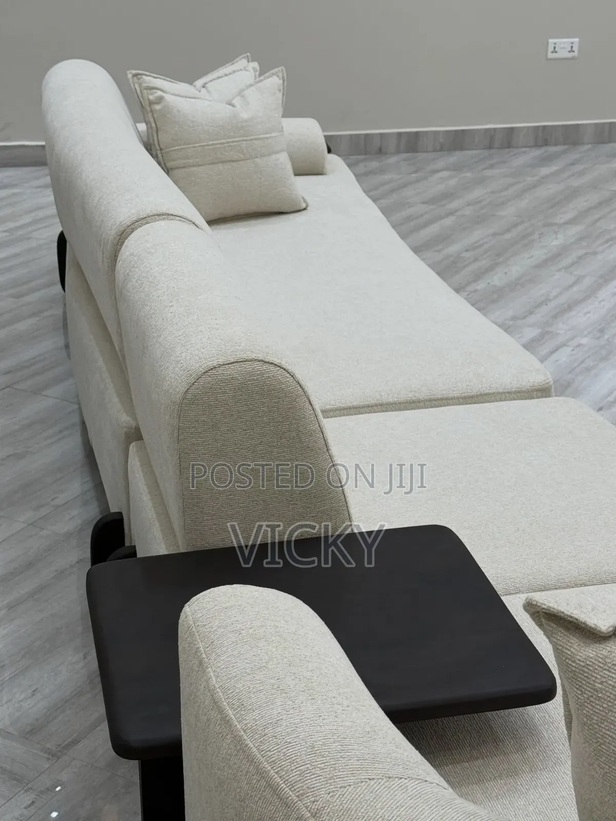 Sofa Classic Ya Kifahari 2.5m
