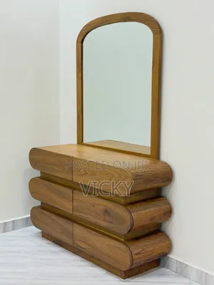 Dress Table Ya Kisasa Very Expensive Kwa 1.2m Ni Mninga