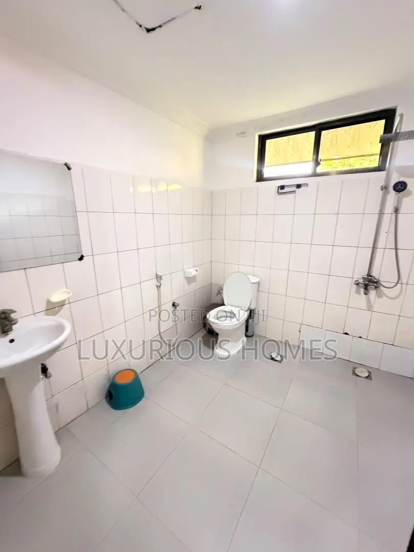 Furnished 2bdrm House in Oyster Bay for rent