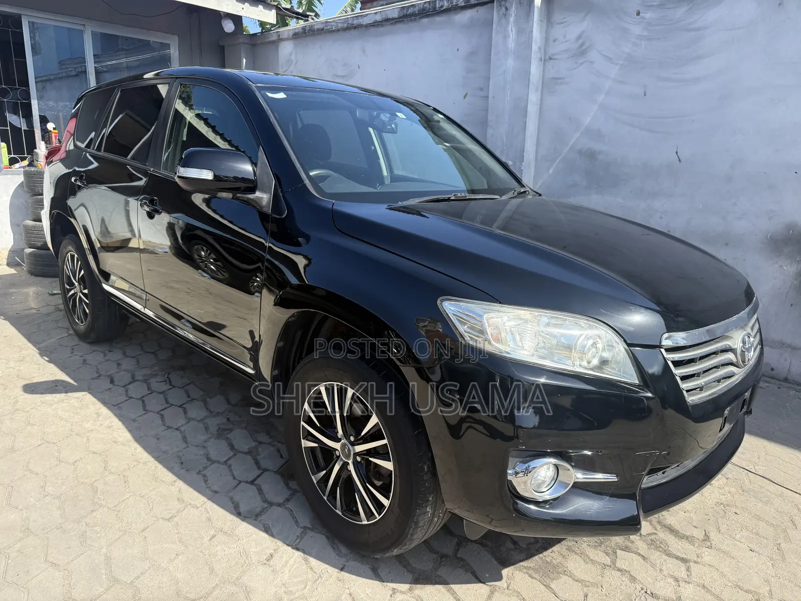 Toyota Vanguard 2011 Black